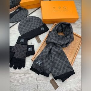 Louis Vuitton Black and Gray Men's Gloves